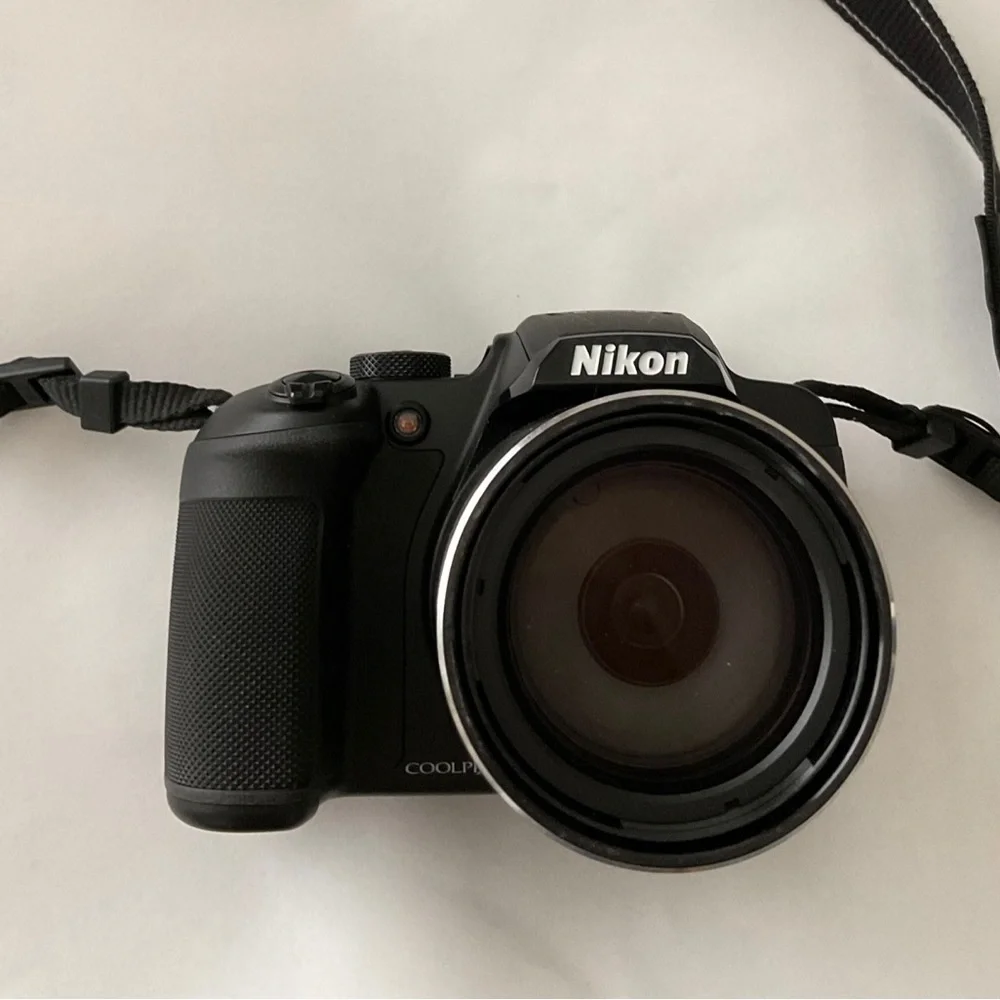 Nikon camera coolpix b700